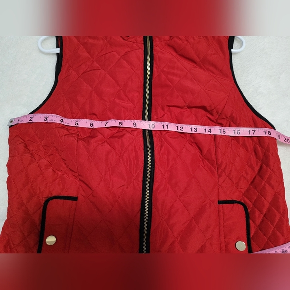 Charter Club Quilted Vest size Petite medium in red color - Picture 4 of 10